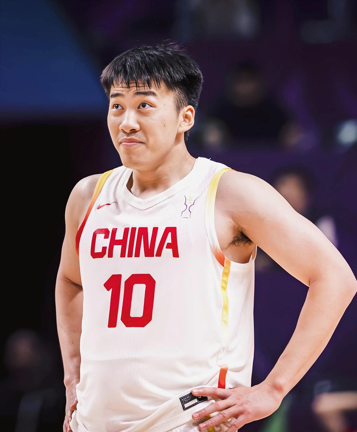 爱游戏官方网站-关于转会期CBA季后赛传出新动向，托特纳姆官宣签约，管理层表态：悬念犹存，数据趋势出现新变化的信息