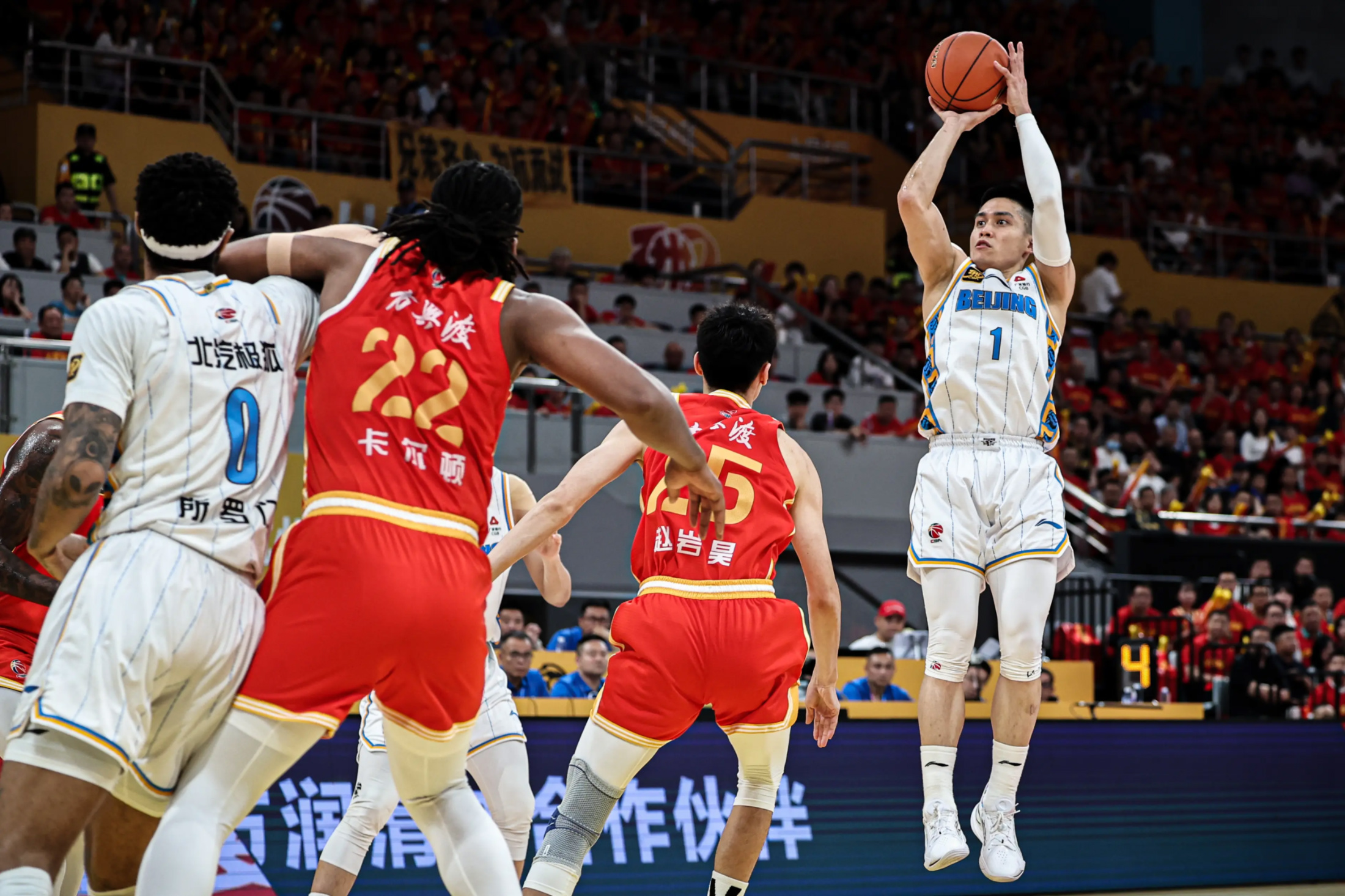 爱游戏-清晨突围战来临，成都蓉城围绕CBA常规赛战术微调，压力陡增，年轻球员得到机会的简单介绍