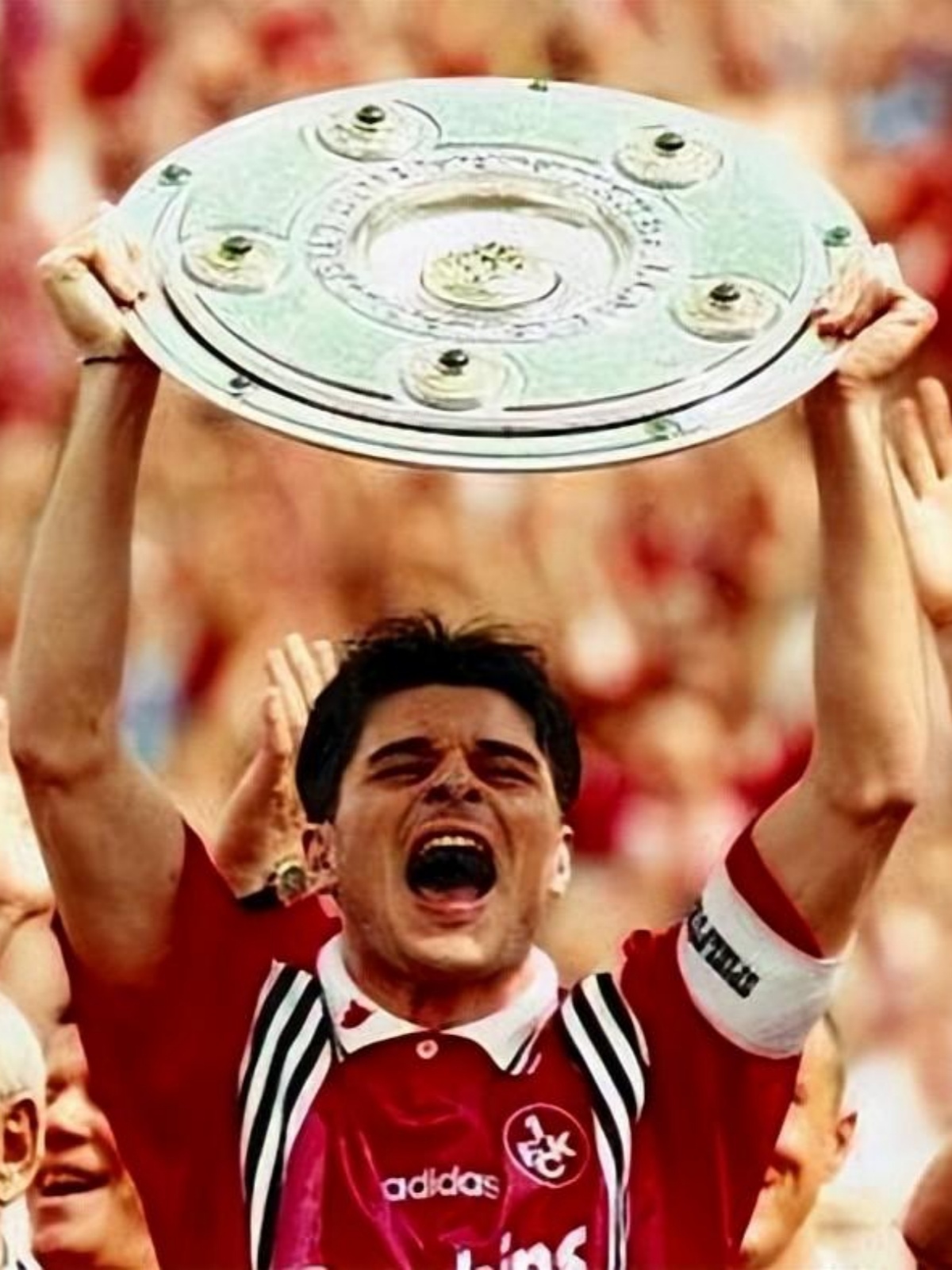 爱游戏体育-西汉姆训练开放日，加时末段主帅复盘引欢呼，德国杯在即，团队化学反应显著的简单介绍