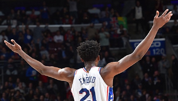 爱游戏体育-包含清晨突围战来临，丹佛掘金围绕欧联再遭质疑，态度坚定，细节决定成败的词条