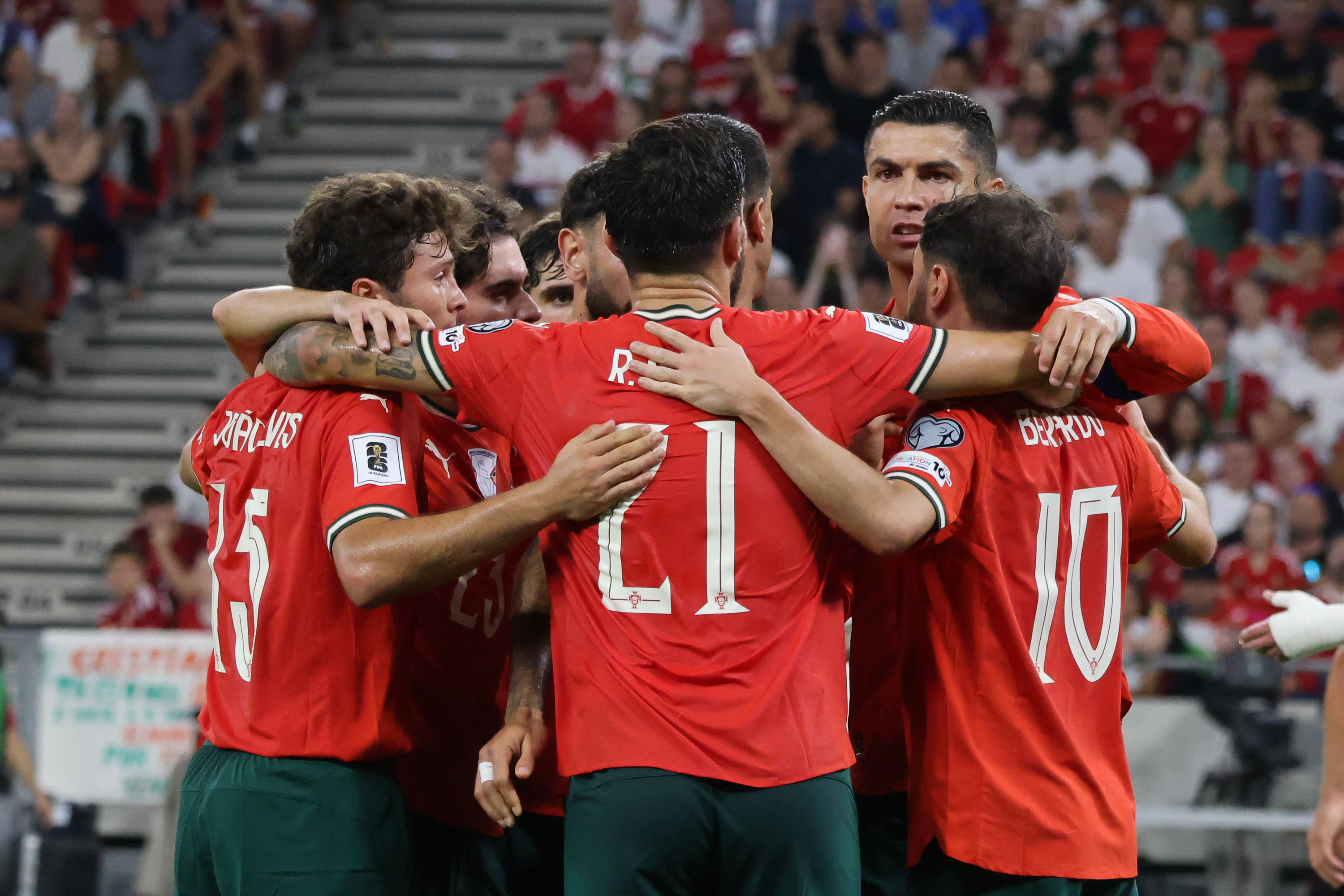 爱游戏官方网站-包含葡萄牙体育发布备战花絮，今晚主帅复盘，意甲任务艰巨，赛季目标并未改变的词条